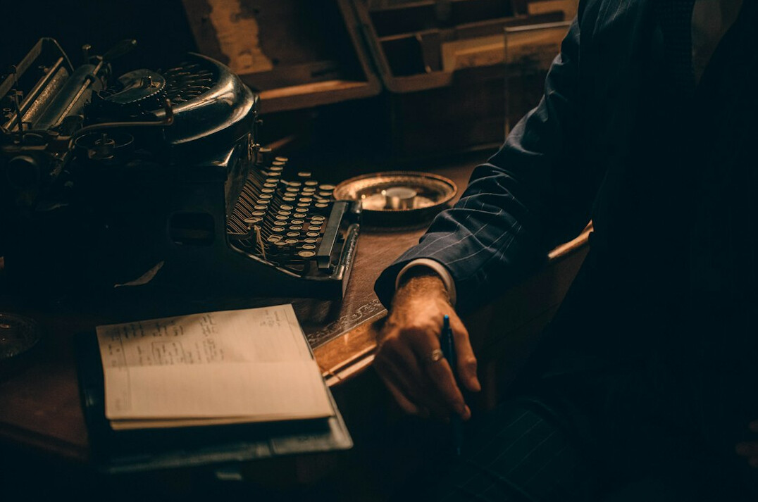 detective reading clues